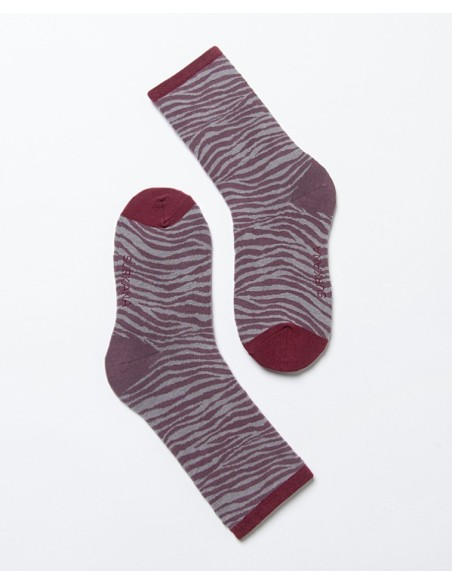 CALCETINES MEDIOS JACQUARD.