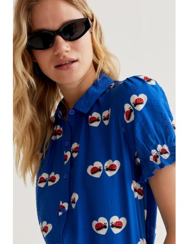 CAMISA CON ESTAMPADO COCCINELLA