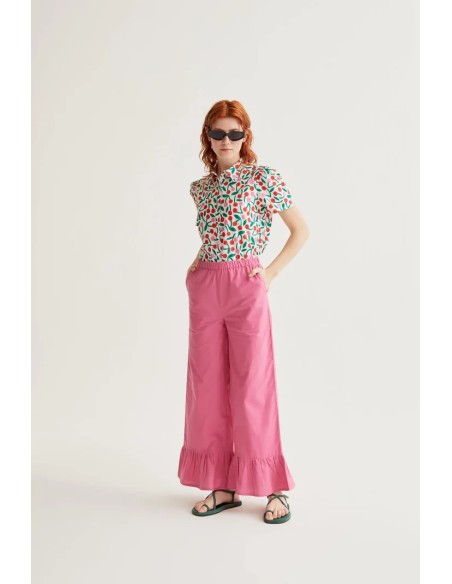 CAMISA CON ESTAMPADO GUINDA