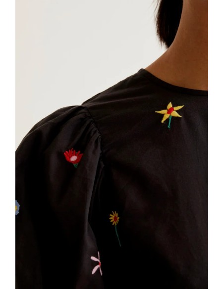 TOP CON ESTAMPADO BLACK GARDENER FLOWERS