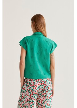 CAMISA 100% ALGODÓN VERDE CON BORDADO FLORAL 2