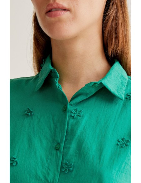 CAMISA 100% ALGODÓN VERDE CON BORDADO FLORAL