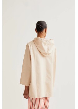 GABARDINA CON PRINT DE MARIQUITA 2