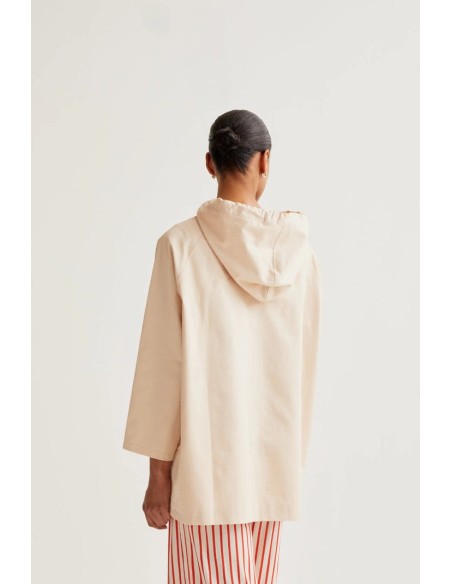 GABARDINA CON PRINT DE MARIQUITA