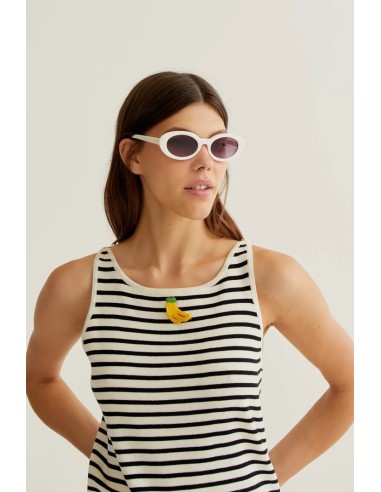 TOP DE RAYAS BLANCO Y NEGRO CON BORDADO DE BANANA