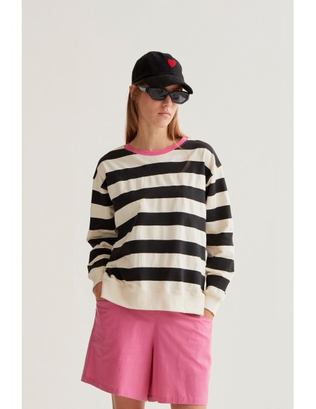 SUDADERA CON ESTAMPADO RAYAS BLANCO Y NEGRO