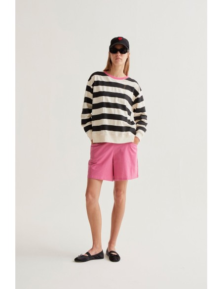 SUDADERA CON ESTAMPADO RAYAS BLANCO Y NEGRO