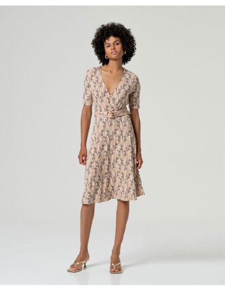 VESTIDO MIDI CON ESCOTE PICO,ESTAMPADO.