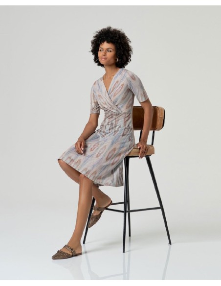 VESTIDO CORTO CRUZADO.