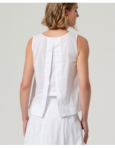 TOP SIN MANGAS ESCOTE REDONDO.