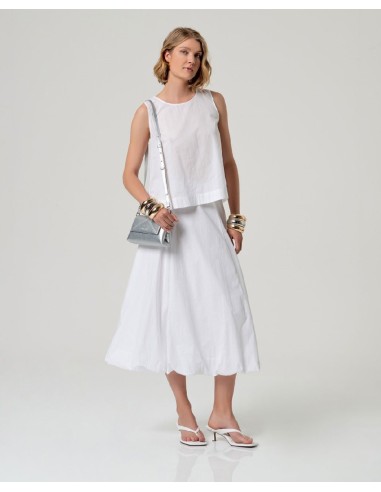 TOP SIN MANGAS ESCOTE REDONDO.