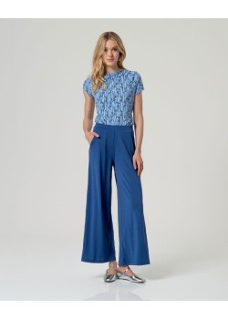 Pantalón ancho. Azul
