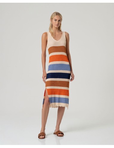 Vestido escote pico largo listado .