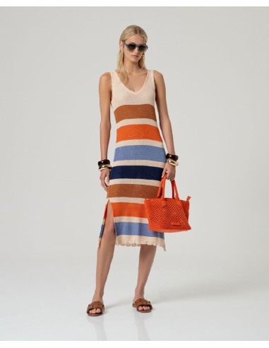 Vestido escote pico largo listado .