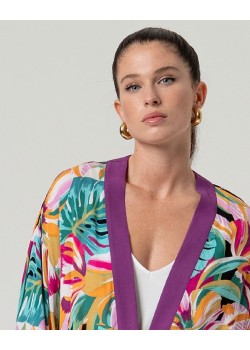 Kimono fluido con cinturón . 2