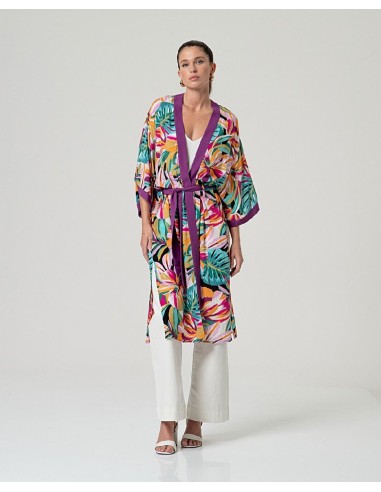 Kimono fluido con cinturón .