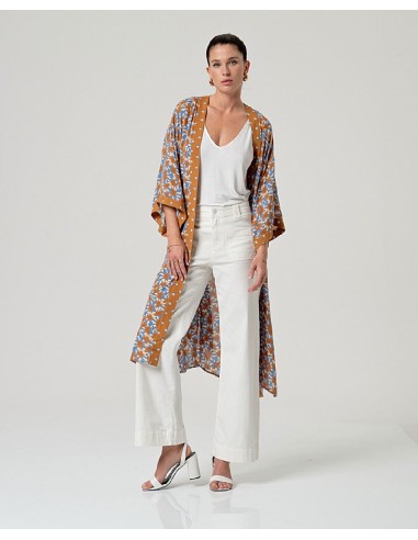 Kimono fluido con cinturón Marrón