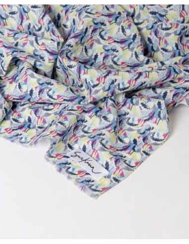 Pañuelo rectangular estampado con flecos cortos Azul