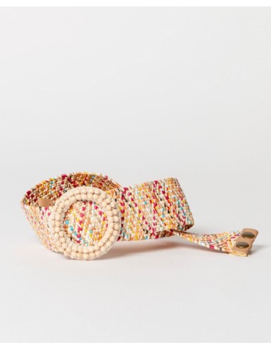Cinturón de rafia elástica con hebilla redonda .