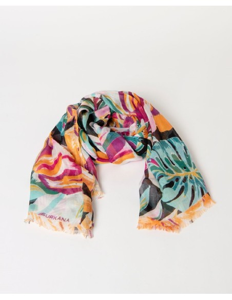 Pañuelo rectangular estampado .