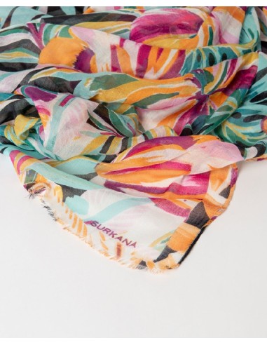 Pañuelo rectangular estampado .