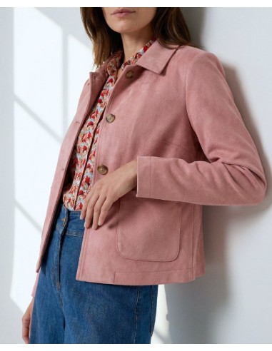 CHAQUETA CON BOLSILLOS.