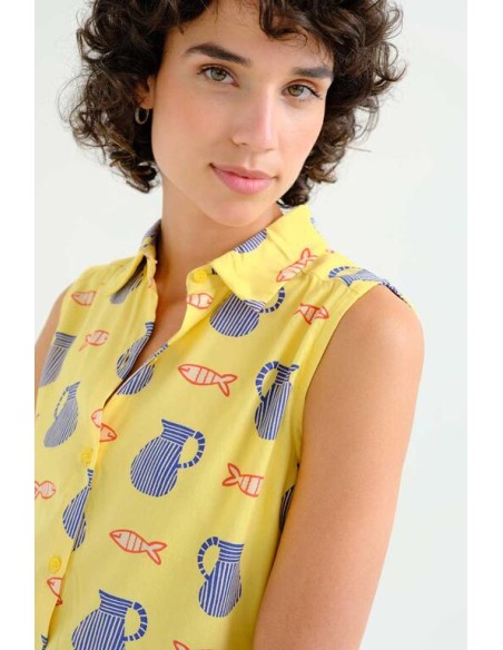 CAMISA CON ESTAMPADO BRAVA.