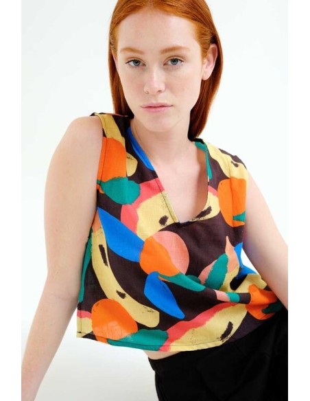 TOP CON ESTAMPADO TUTTI FRUTTI BIG.