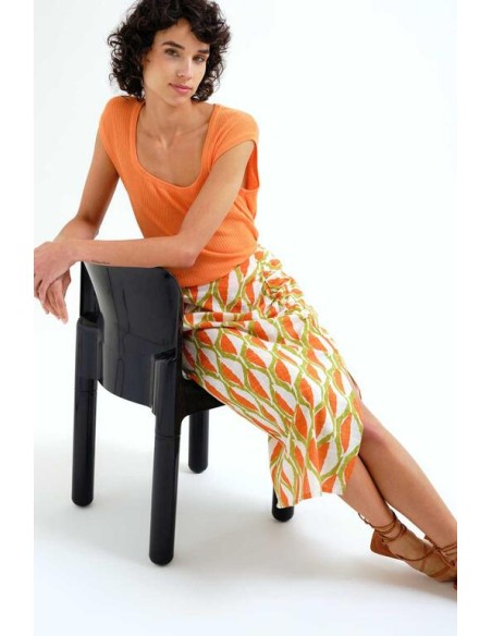 FALDA MIDI CON ESTAMPADO ALOE.