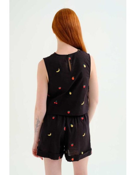 TOP 100% ALGODÓN NEGRO CON BORDADO DE ENSALADA DE FRUTAS.