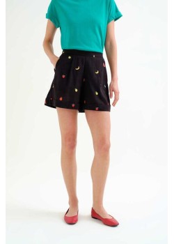 SHORTS 100% ALGODÓN NEGRO CON BORDADO DE ENSALADA DE FRUTAS.