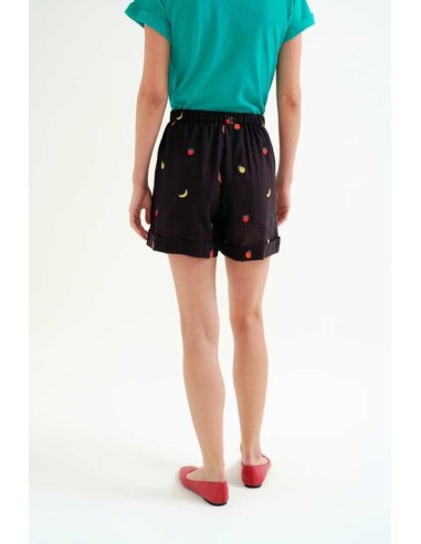 SHORTS 100% ALGODÓN NEGRO CON BORDADO DE ENSALADA DE FRUTAS.