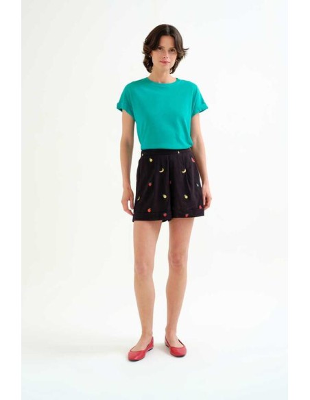 SHORTS 100% ALGODÓN NEGRO CON BORDADO DE ENSALADA DE FRUTAS.