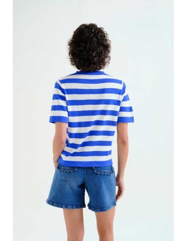 TOP CON ESTAMPADO DE RAYAS BLANCO Y AZUL.