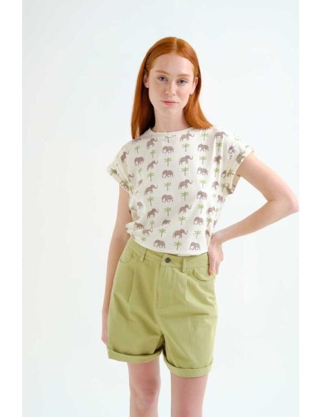 CAMISETA CON ESTAMPADO ELEFANTE.