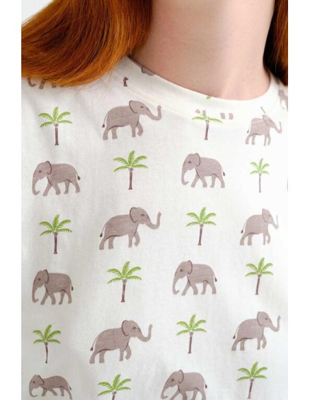 CAMISETA CON ESTAMPADO ELEFANTE.