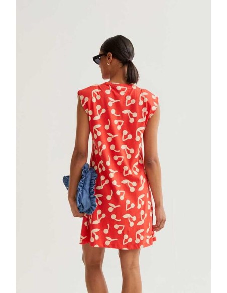 VESTIDO CORTO CON ESTAMPADO RED GUINDA.