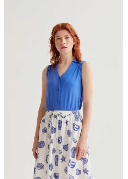CAMISA BÁSICA SIN MANGAS.