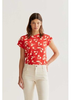 CAMISETA CON ESTAMPADO RED GUINDA.