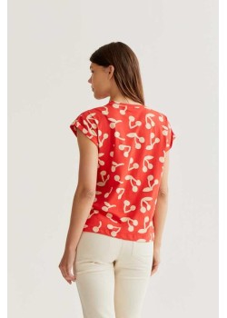 CAMISETA CON ESTAMPADO RED GUINDA. 2