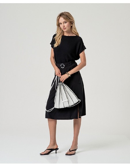 FALDA MIDI EVASÉ CON CINTURÓN NEGRO.
