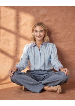 PANTALÓN RECTO AZUL ACERO. 2