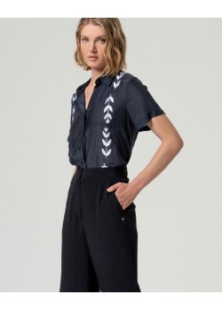 PANTALÓN RECTO CON BOLSILLOS. 2