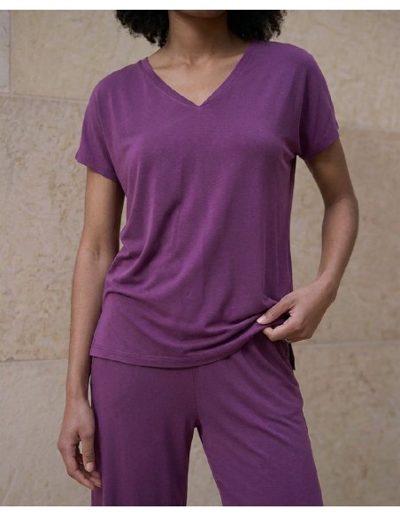 CAMISETA SIN MANGAS,ESCOTE PICO.