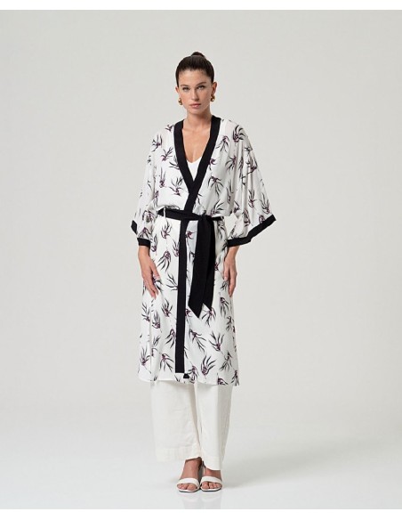 KIMONO FLUIDO CON CINTURÓN.