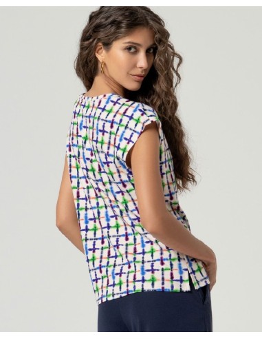 CAMISETA ESTAMPADA ESCOTE PICO.
