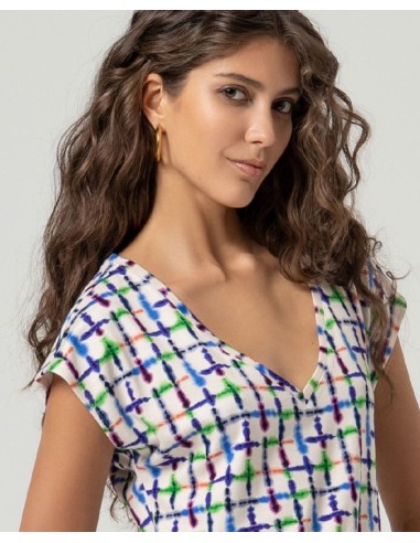 CAMISETA ESTAMPADA ESCOTE PICO.