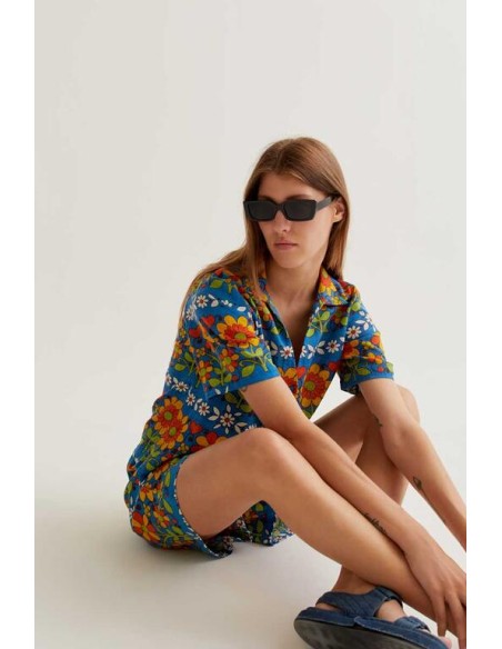 SHORTS CON ESTAMPADO GARDEN.