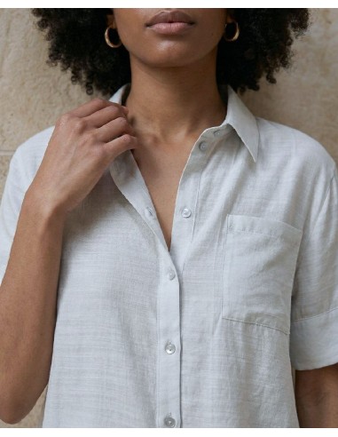 CAMISA DE MANGA CORTA CON BOLSILLO.