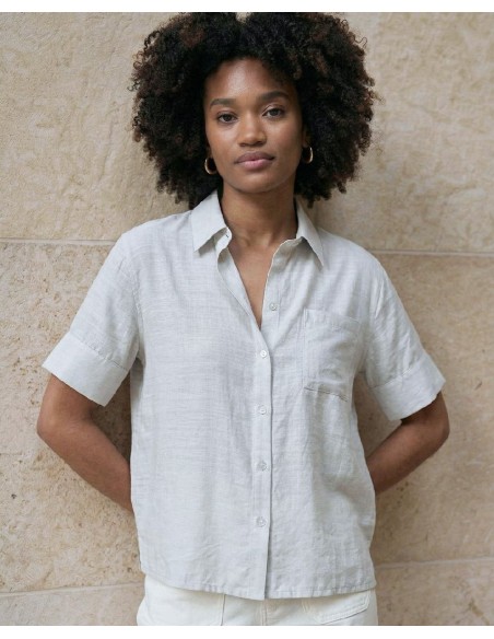CAMISA DE MANGA CORTA CON BOLSILLO.